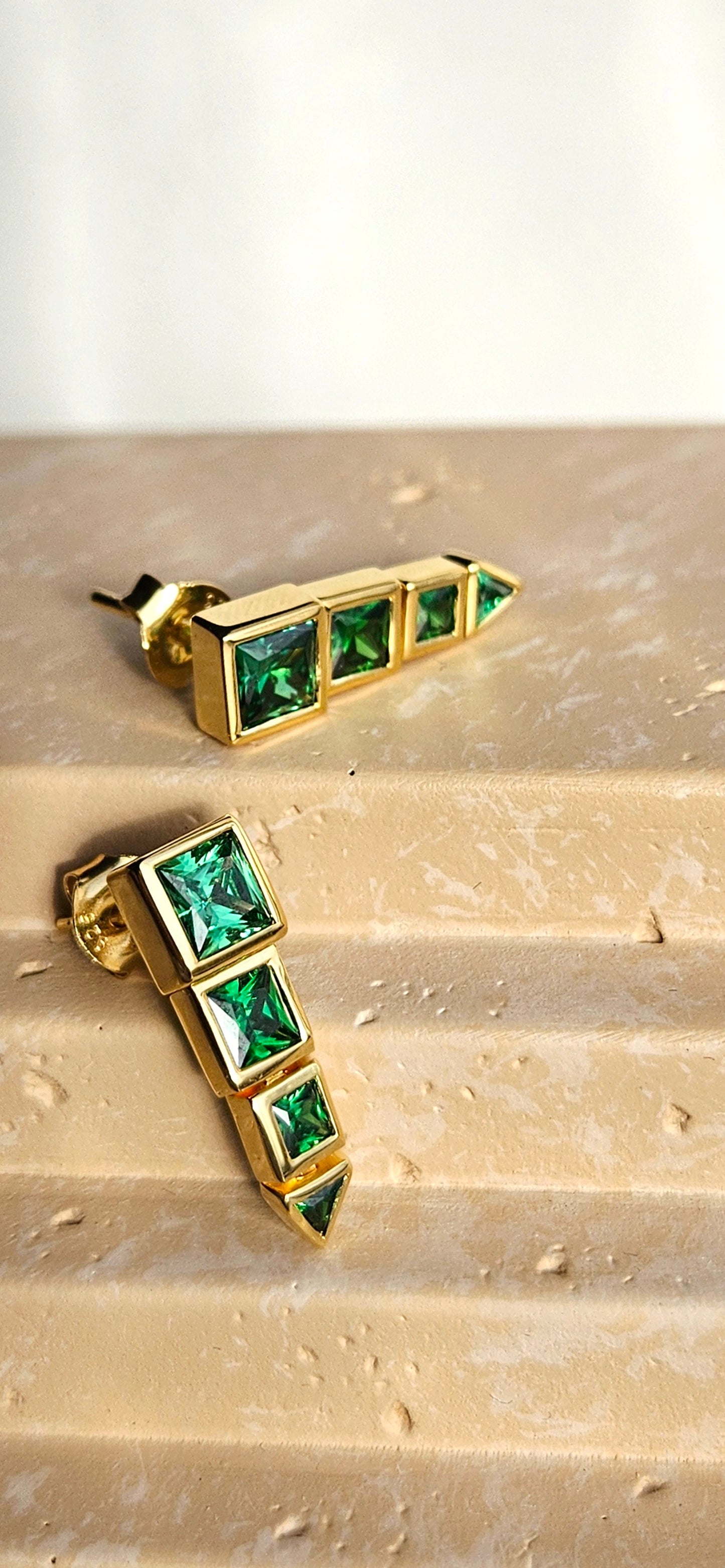 Aeris stud Earrings