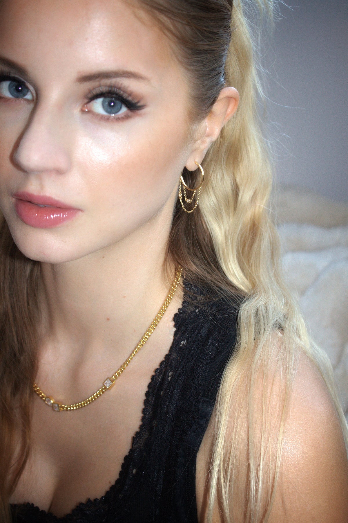 Elvira Chain Hoops